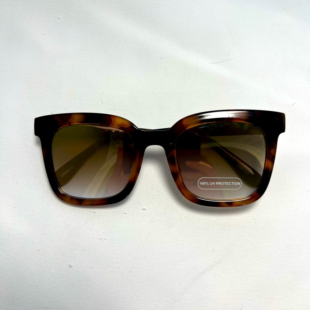 BOGO Bethanny Women’s Tortoise Square Sunglasses